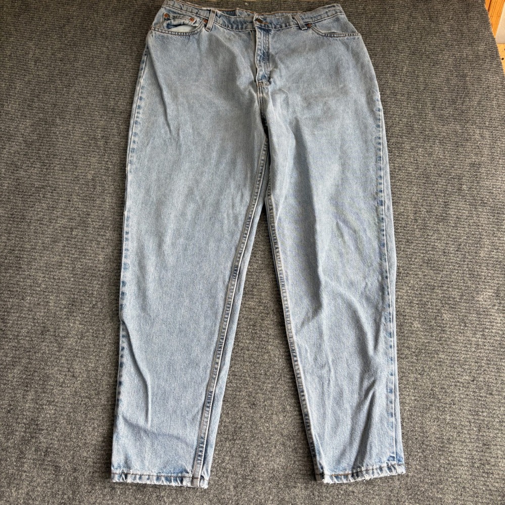 Levis 522 Vintage 90s High Rise Tapered Leg Light Wash Blue Denim Mom Jeans